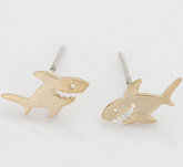 Boucles d'oreilles à tige en forme de requin
