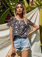 Ladies Lace V-neck tie Blouse Stitching Printed Short-sleeved T-shirt Sai Feel