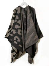 Leopard and zebra print color-blocking acrylic shawl Sai Feel