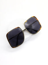 Men's and women's Square Metal Frame Sunglasses Sai Feel