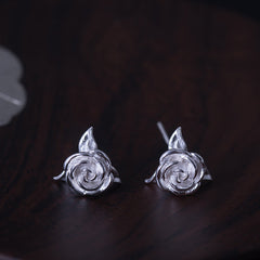 Boucles d'oreilles à tige en forme de rose délicate