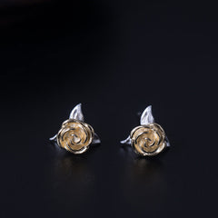 Boucles d'oreilles à tige en forme de rose délicate