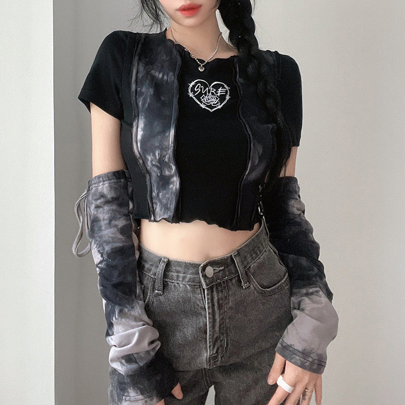 Crop Top mit Grunge-Stich und Herz-Print und Ärmeln