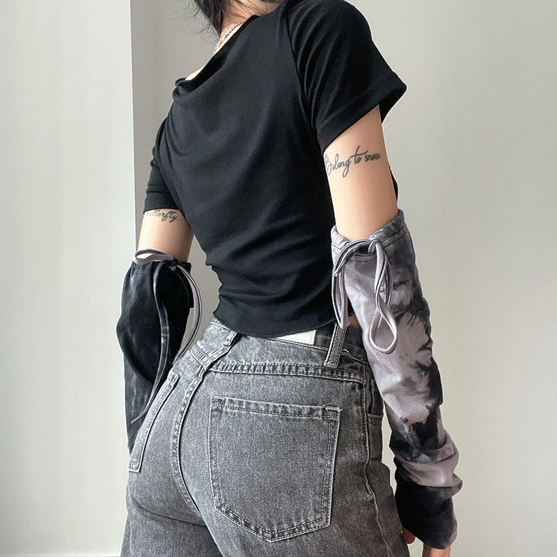 Crop Top mit Grunge-Stich und Herz-Print und Ärmeln