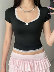 Bow Cutie Crop Top mit Spitzenbesatz