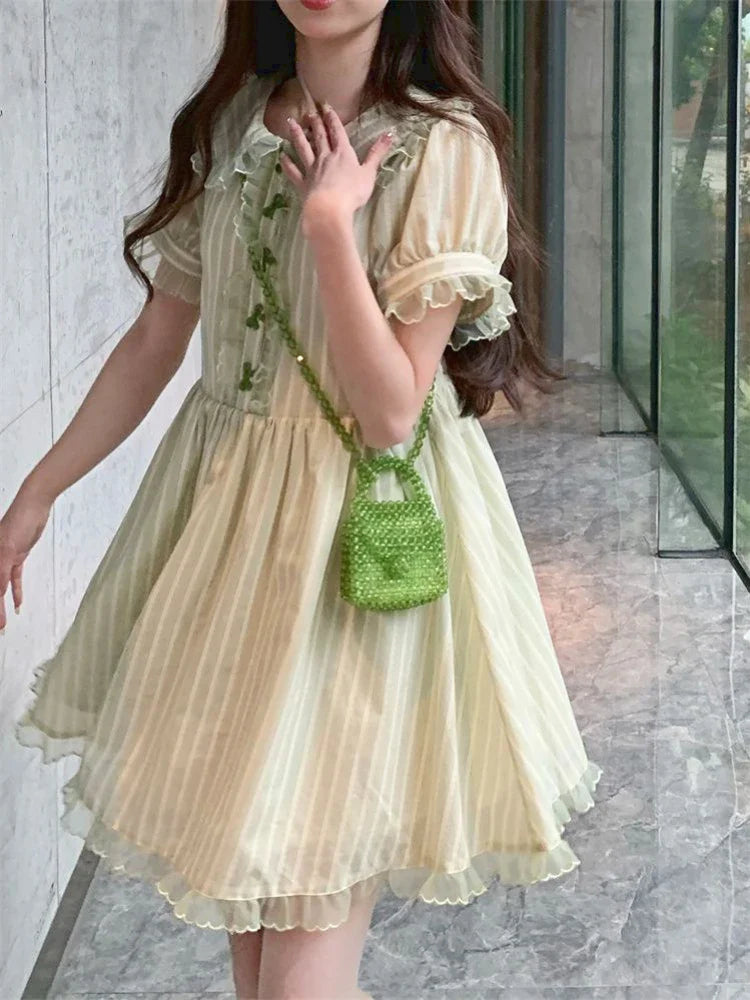 Gestreiftes Harajuku-Spitzenkleid mit Schleife