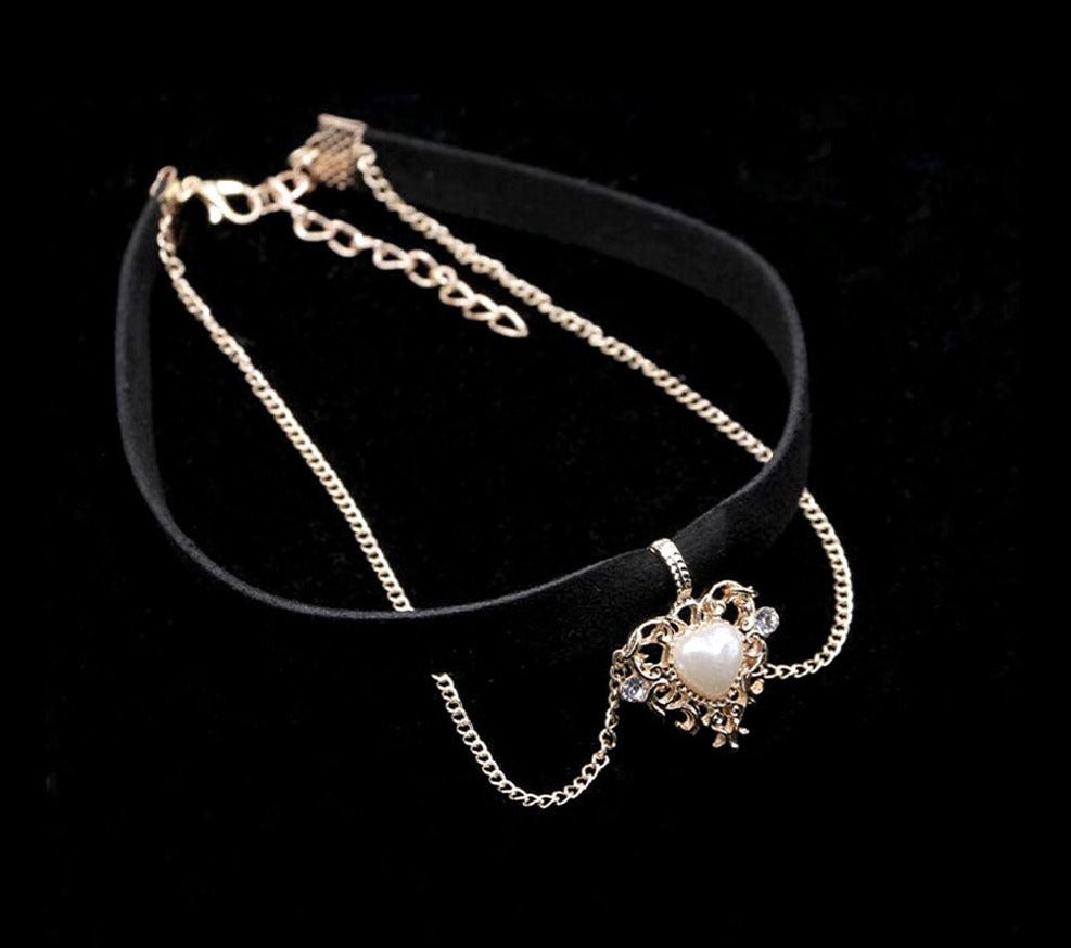 Pearl Heart Choker