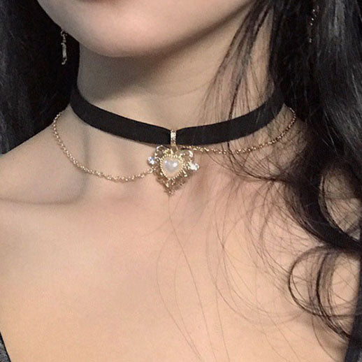 Pearl Heart Choker