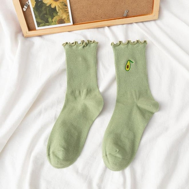 Kawaii Socken mit Rüschen und aufgesticktem Obstmotiv