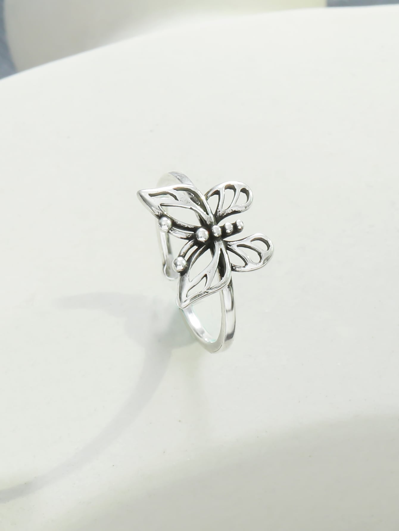 Adjustable Hollow Butterfly Ring Sai Feel