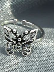 Adjustable Hollow Butterfly Ring Sai Feel