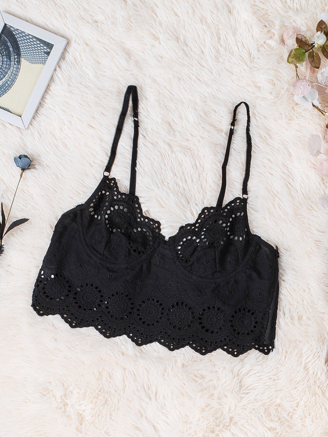 Adjustable Hollow Out Lace Bralette Sai Feel