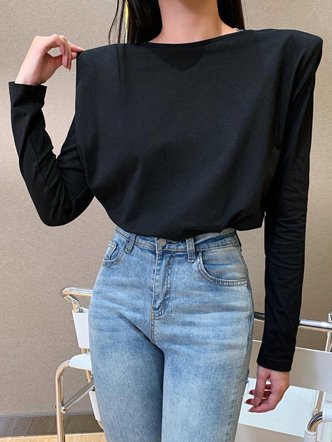 Black Chain Detail V Back Shoulder Tee Sai Feel