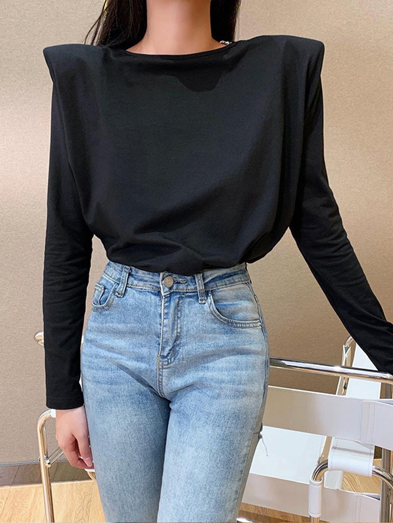 Black Chain Detail V Back Shoulder Tee Sai Feel