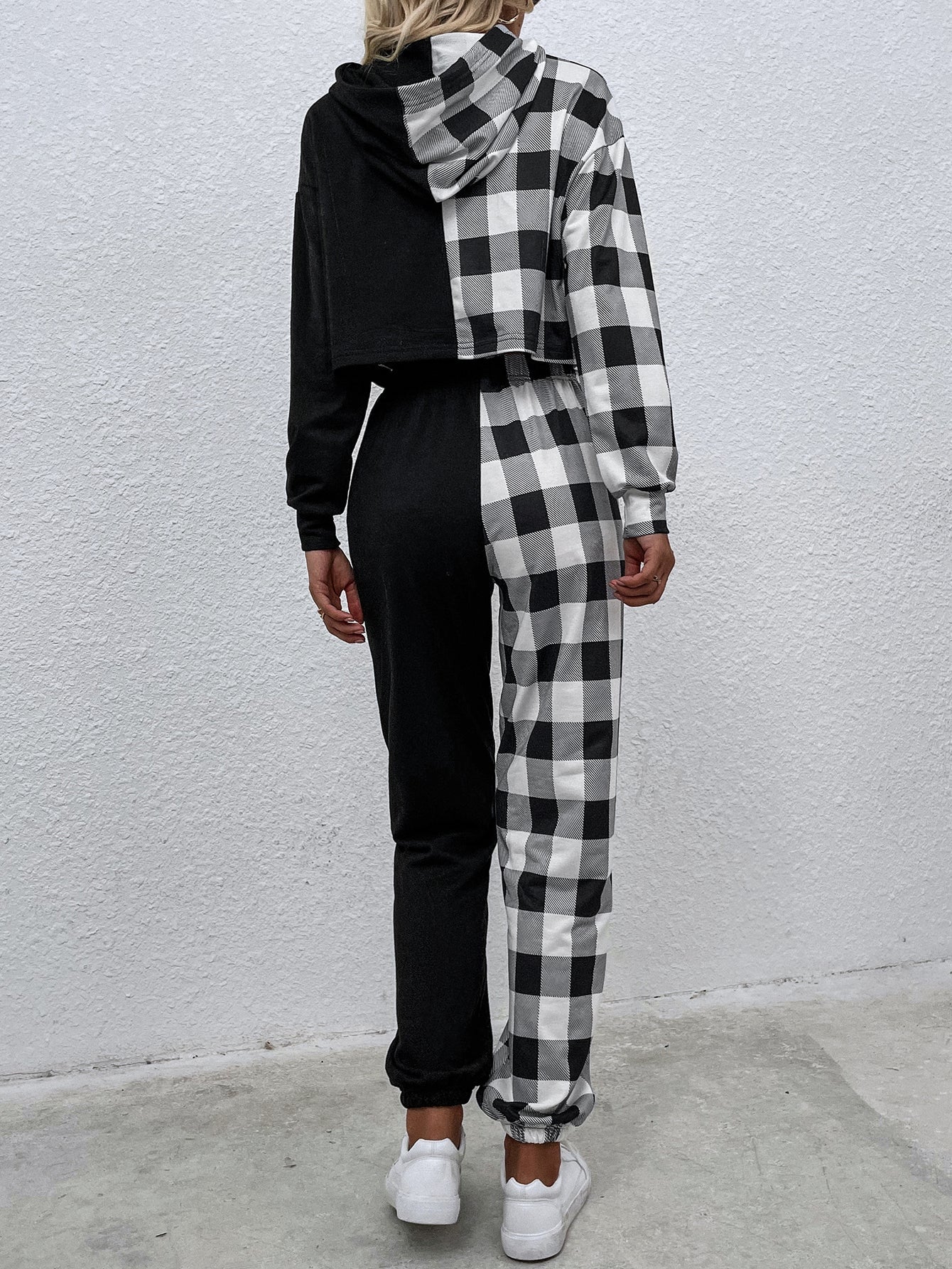 Black and white plaid two-piece stitching hooded sports suit Sai Feel