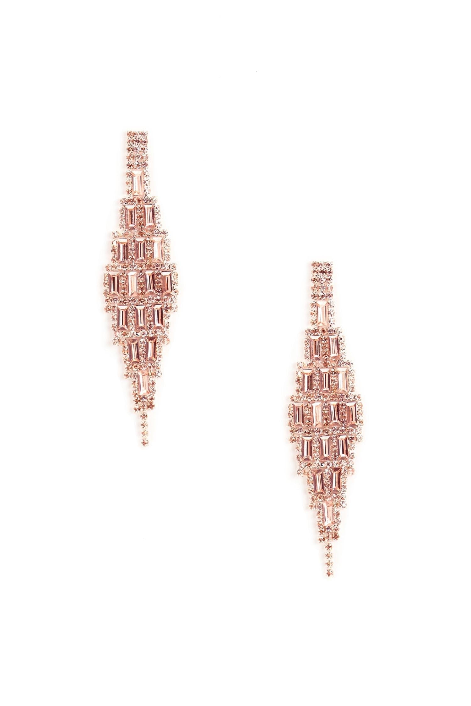 Charming In Chandelier Earrings Sai Feel