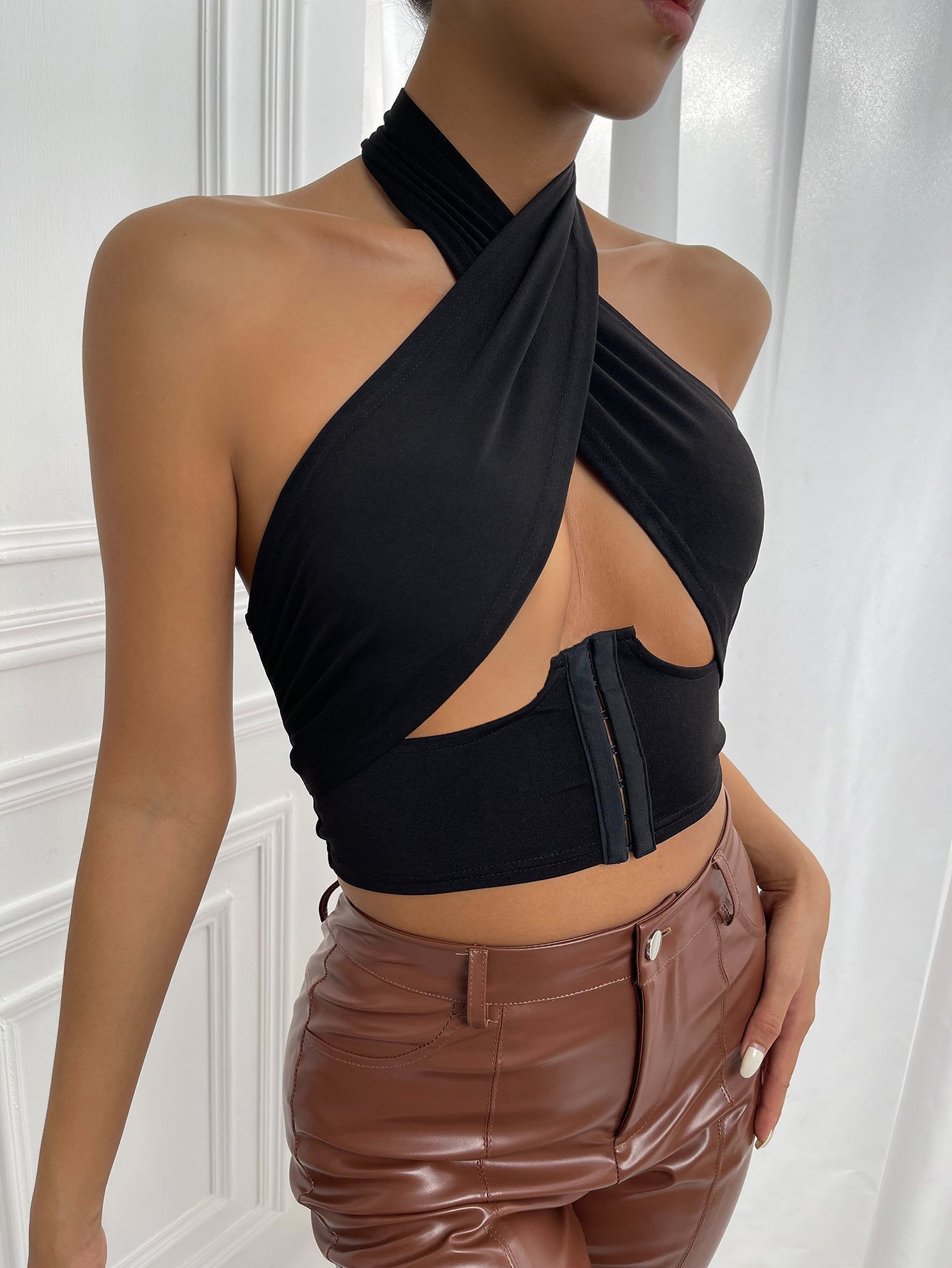 Crisscross Front Cut Out Hook And Eye Crop Halter Top Sai Feel