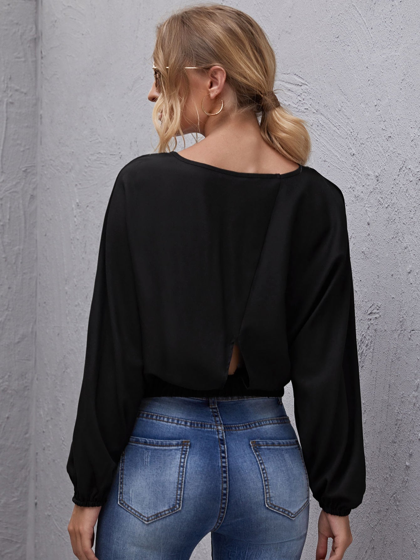 Cut Out Batwing Sleeve Crop Tee Sai Feel