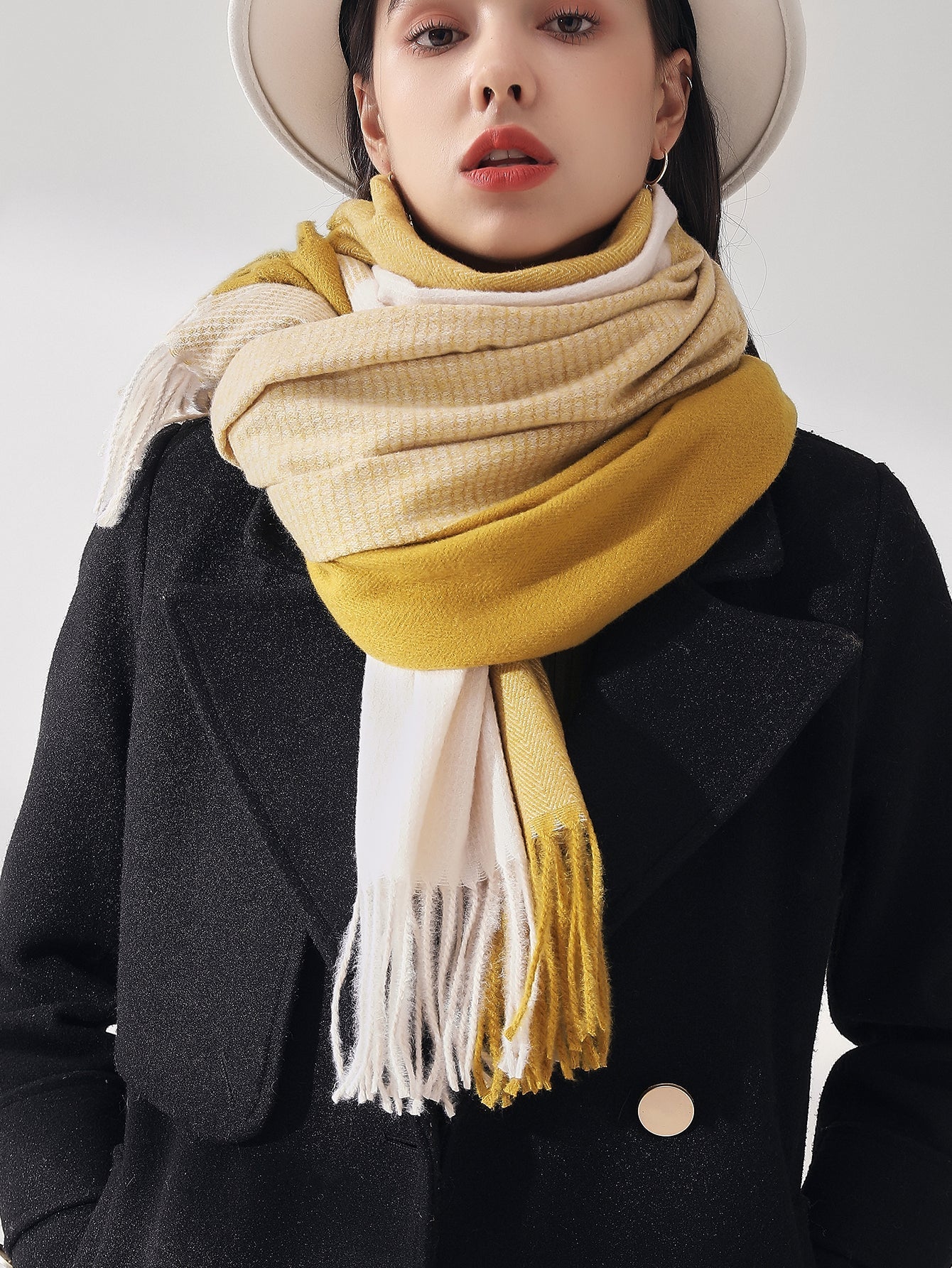 Dual Color Fringe Hem Scarf Sai Feel
