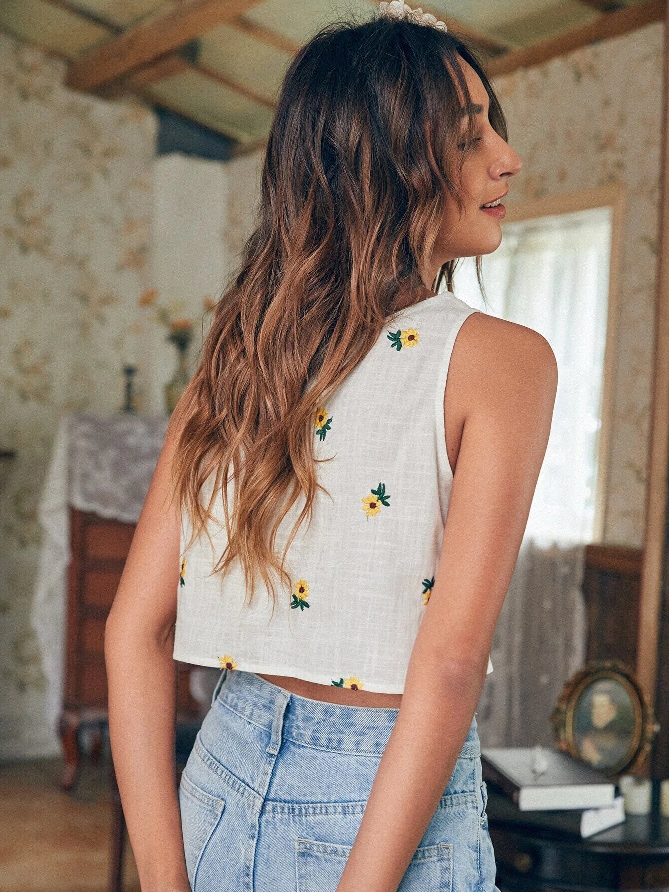 Floral Print Embroidered Tank Top Sai Feel