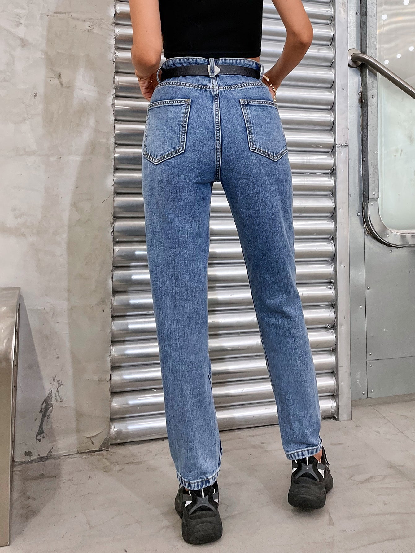 High Rise Straight Leg Jeans with Belt Sai Feel