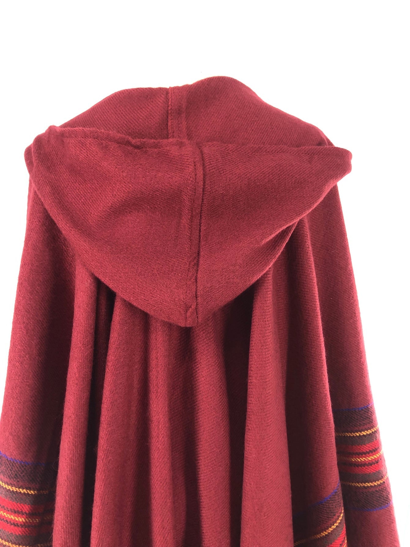 Hooded long fringed shawl Sai Feel