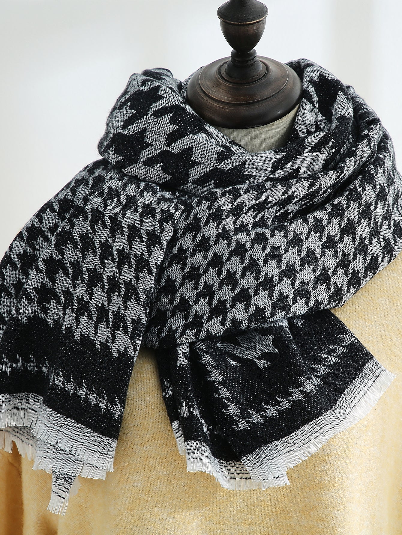 Houndstooth Raw Hem Scarf Sai Feel