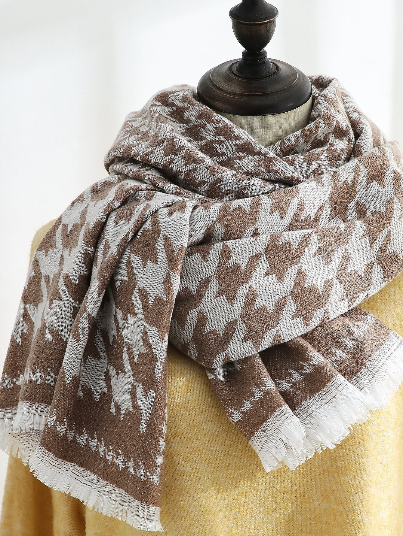 Houndstooth Raw Hem Scarf Sai Feel