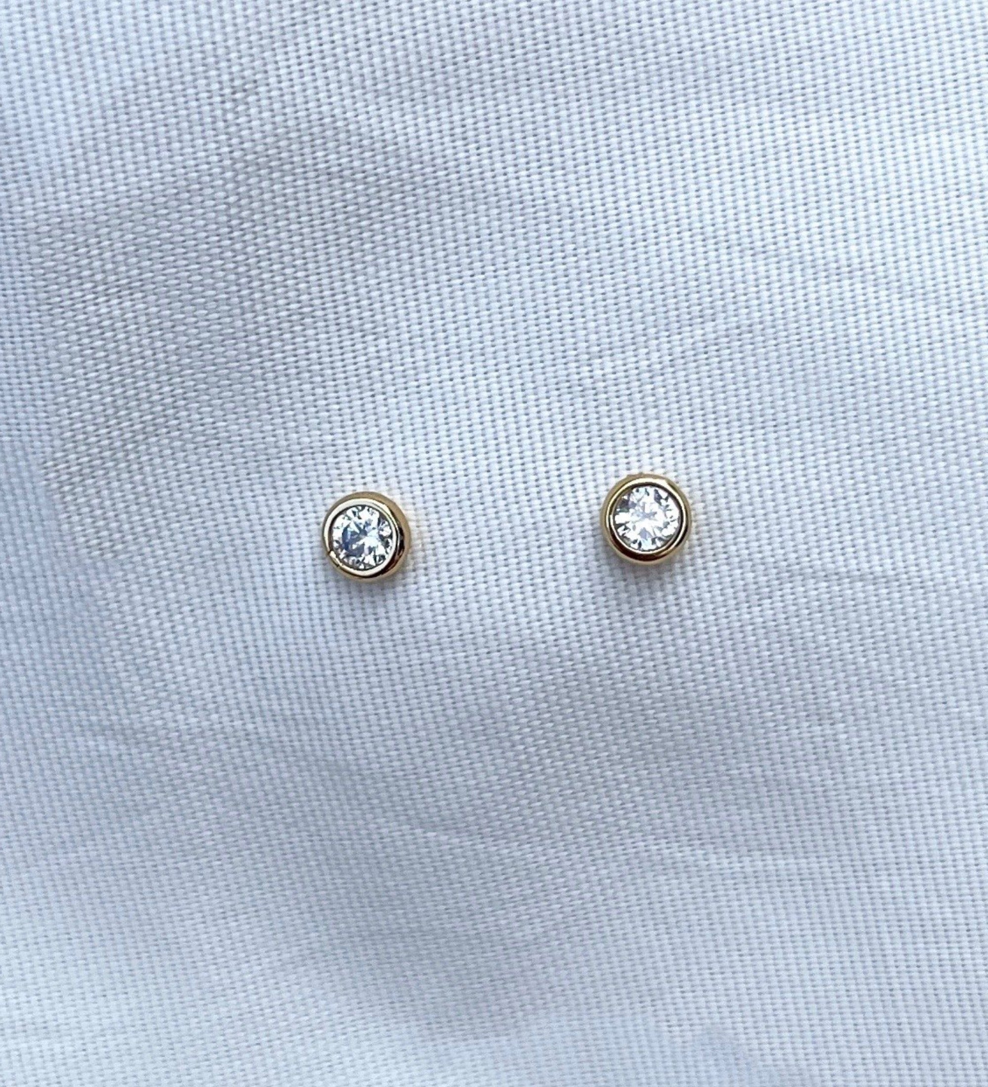 Bezel Studs Gold