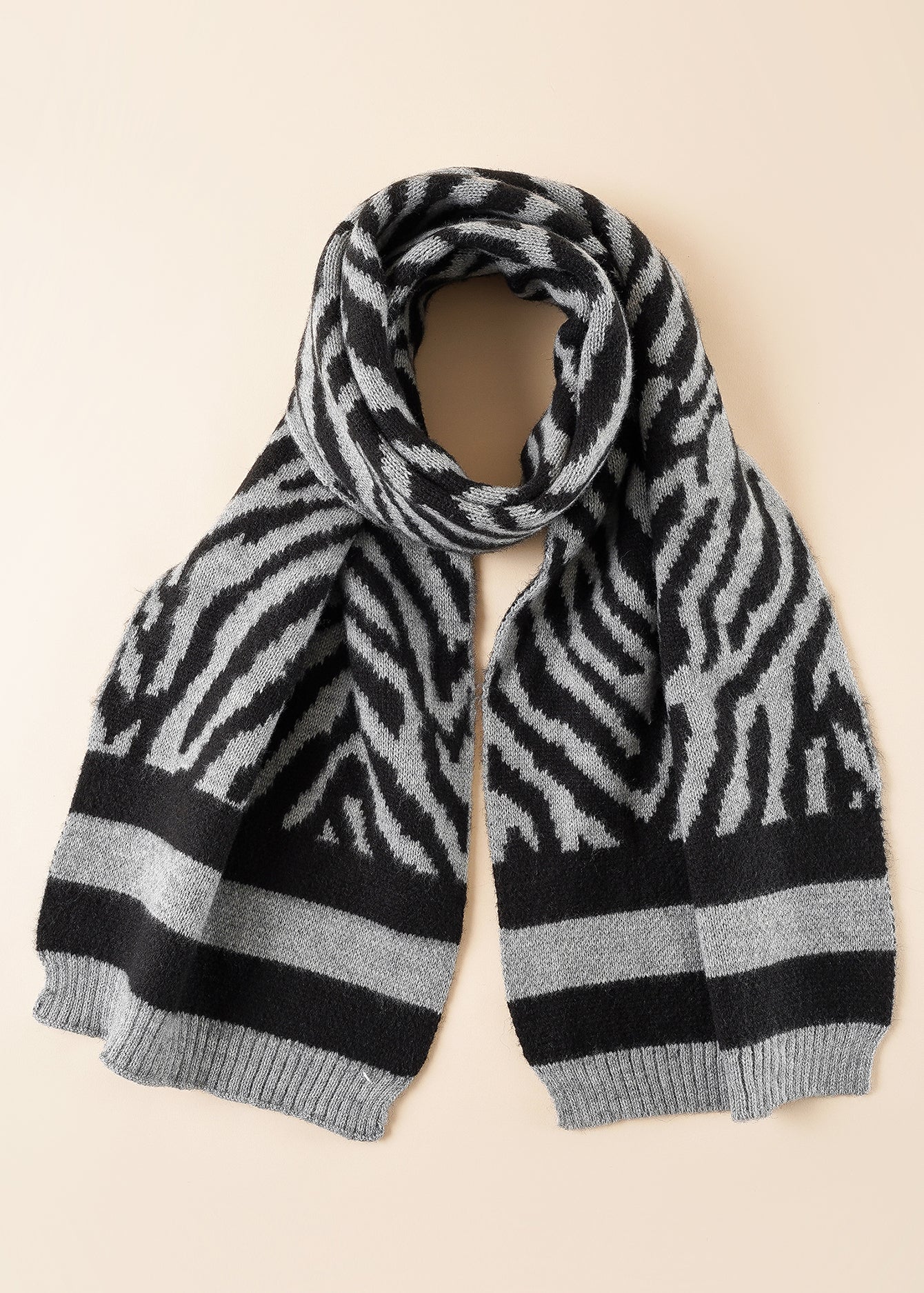 Knit Zebra Jacquard Scarf Sai Feel