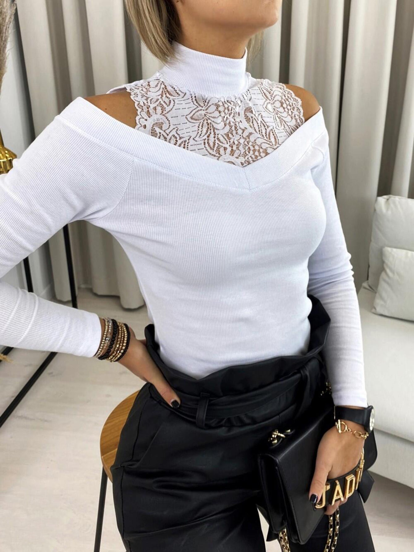 Lace Neck Sweater Sai Feel