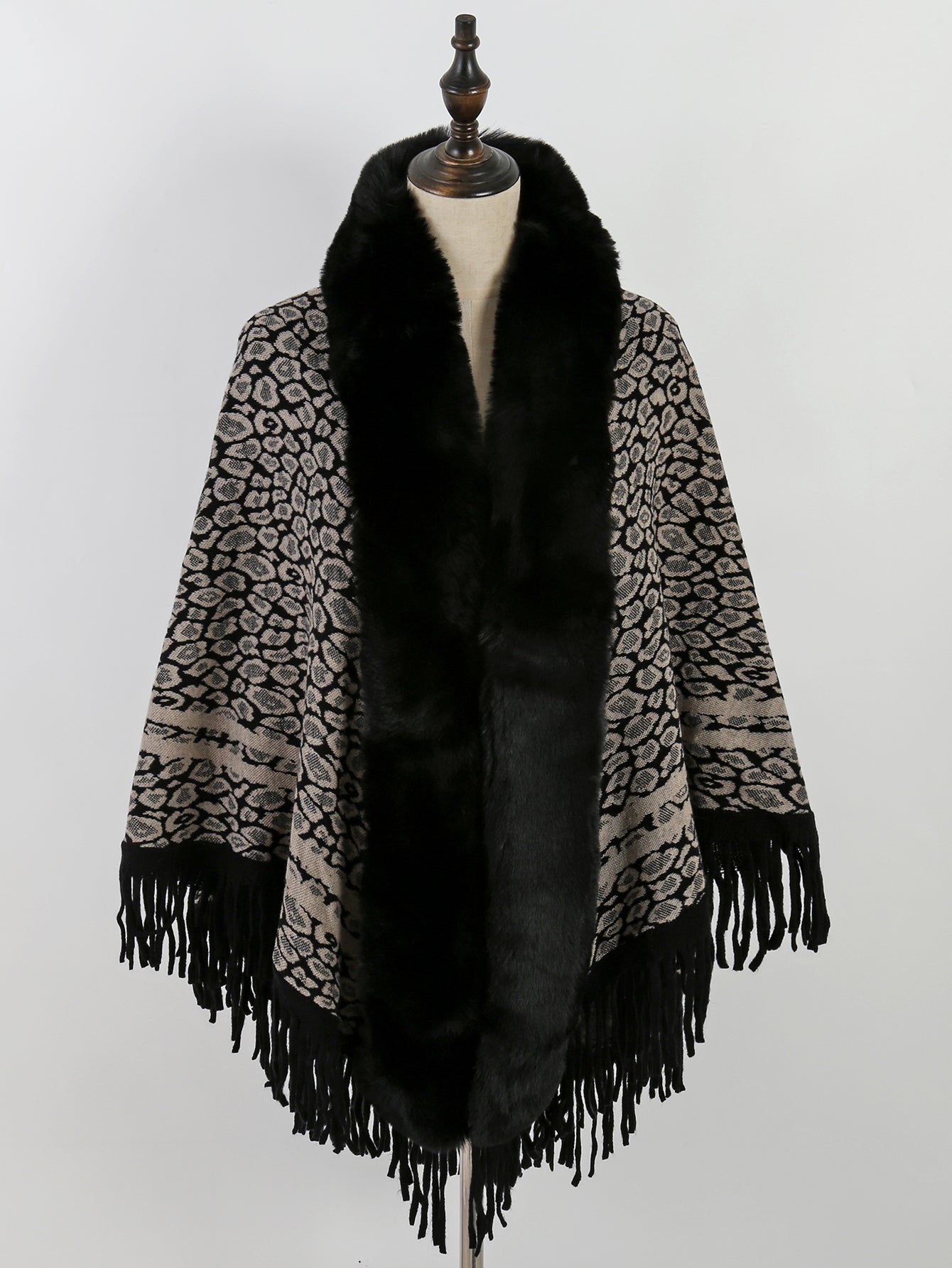 Leopard print fur collar coat with fringed knit shawl Sai Feel