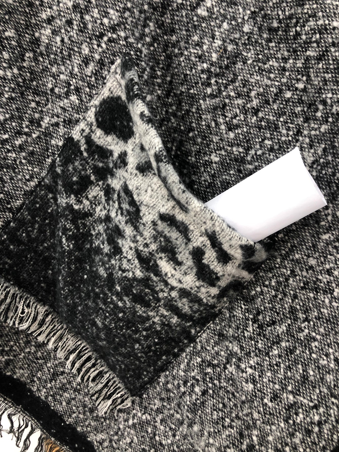Leopard print pocket warm shawl Sai Feel