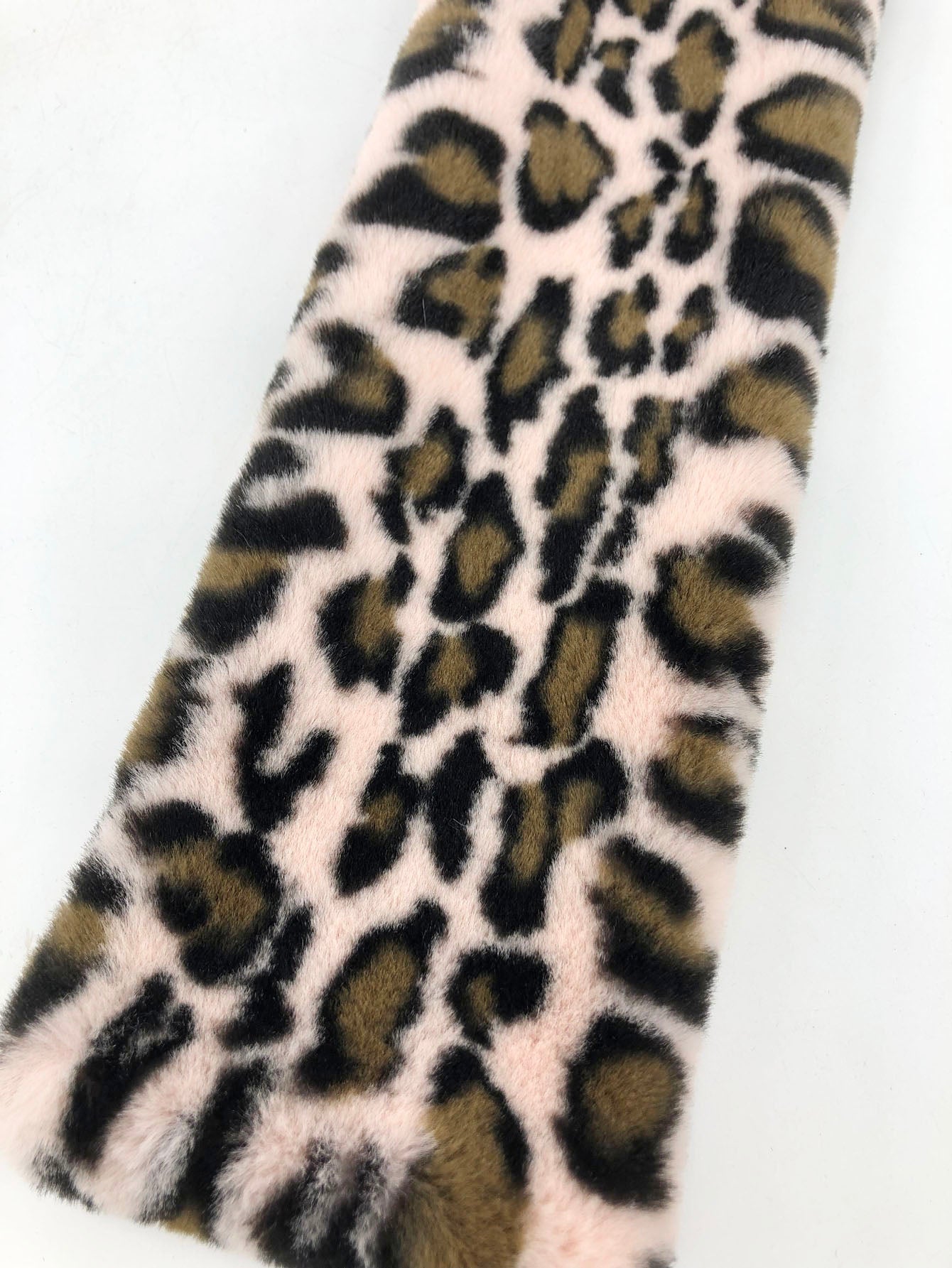 Leopard print warm cross scarf Sai Feel