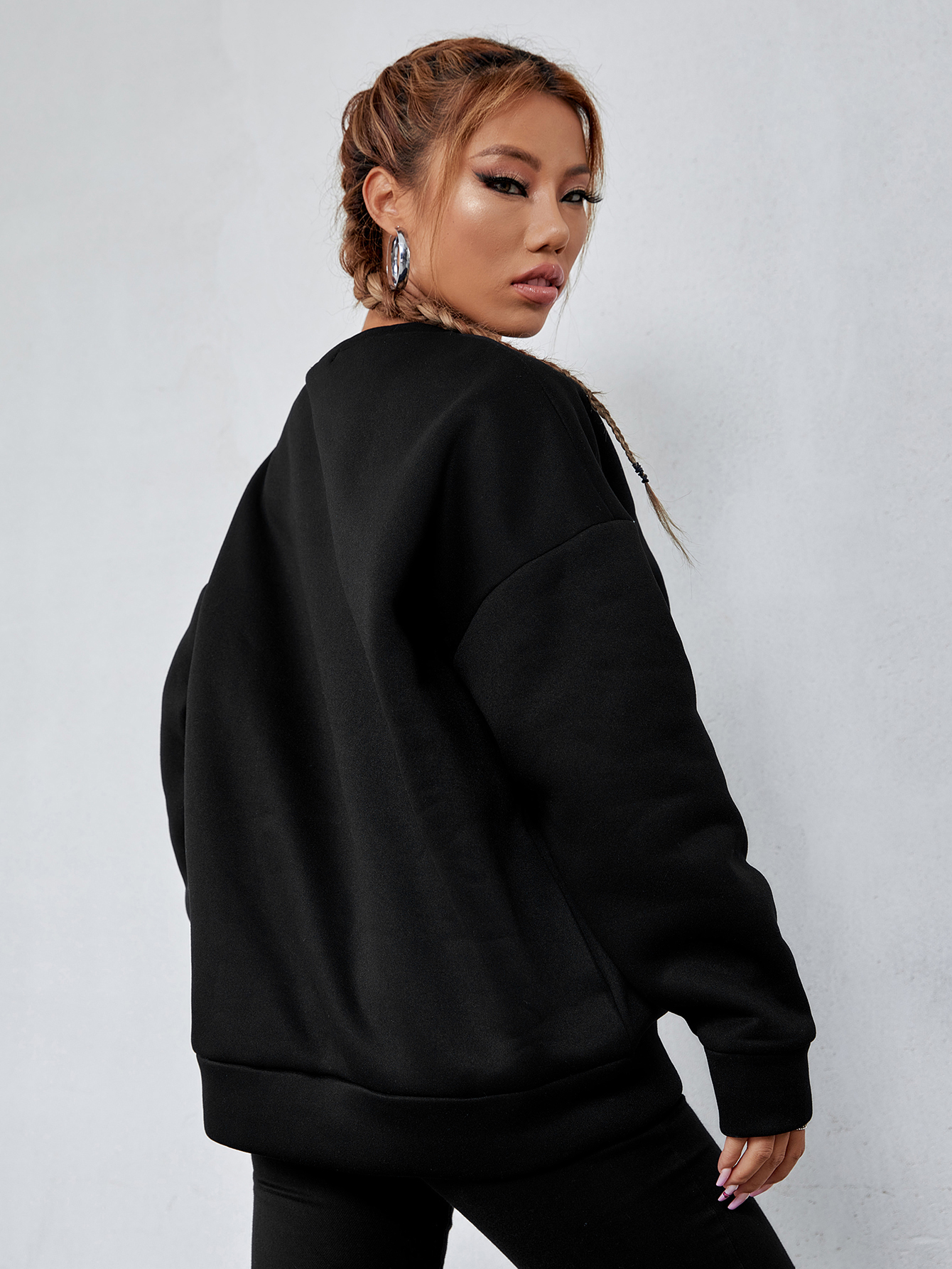 Letter Graphic Drop-Shoulder Pullover Sai Feel