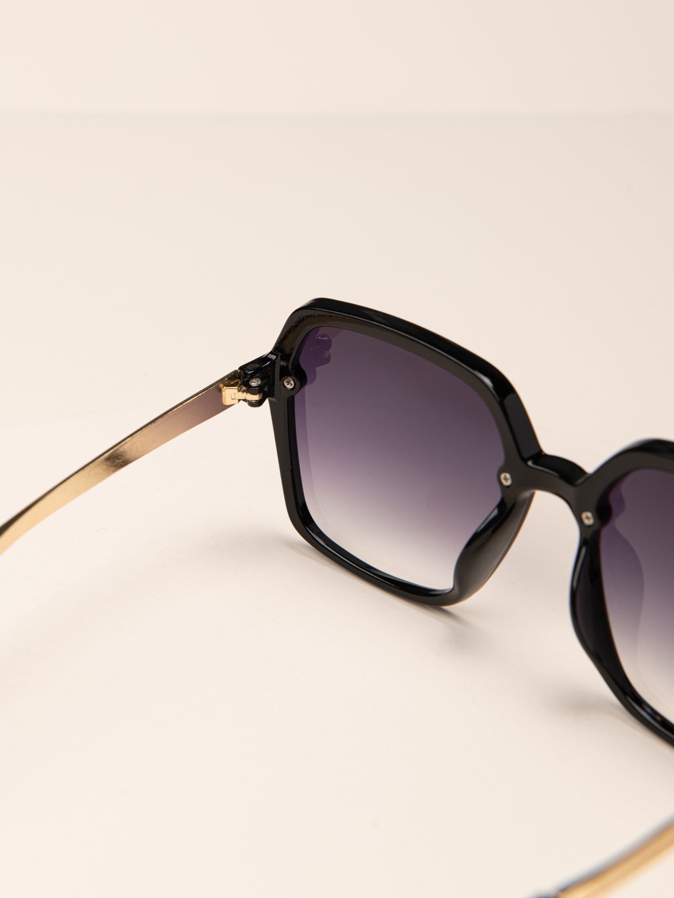 Metal Leg Square Frame Coating Sunglasses Sai Feel