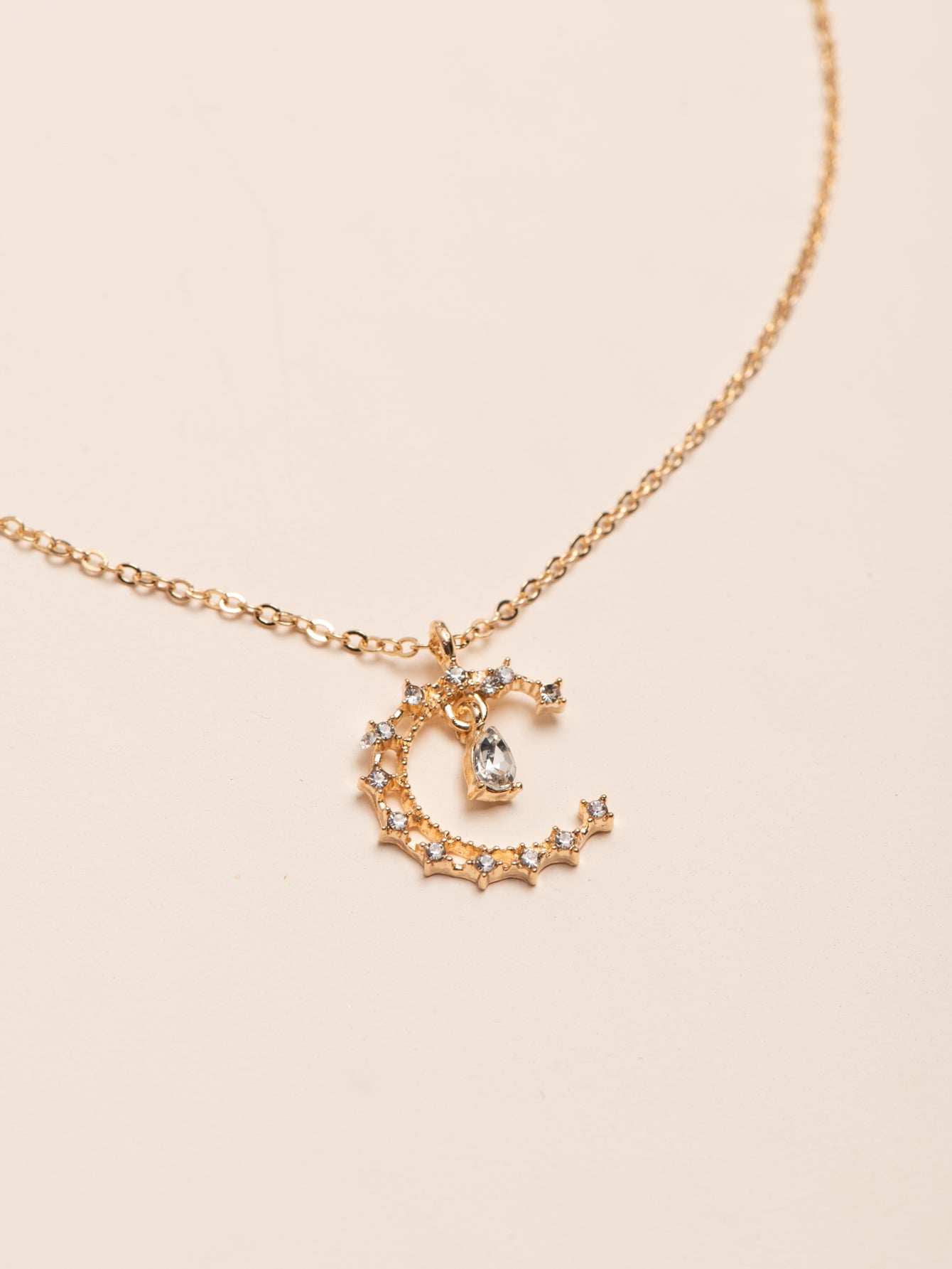 Moon Pendant Necklace Sai Feel