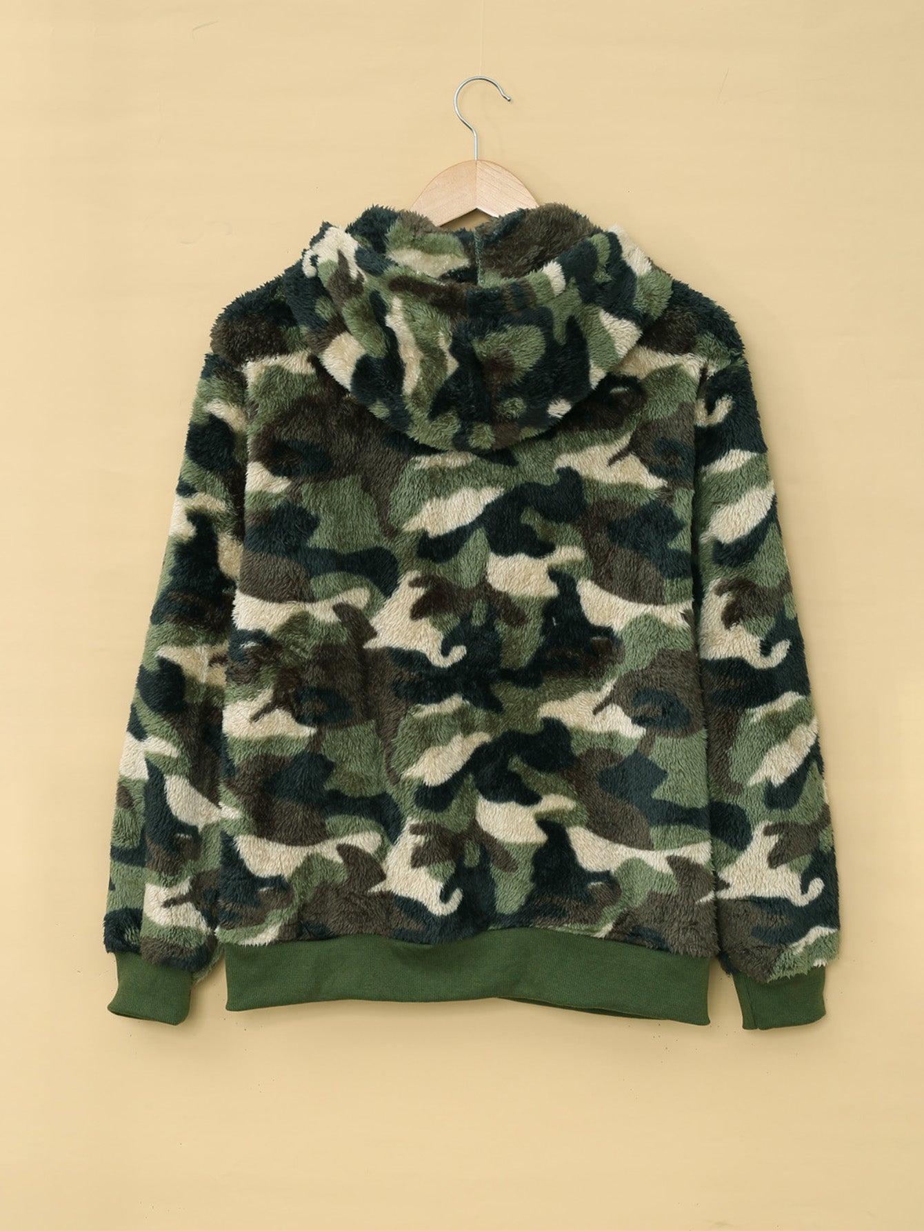 NOTHING HOLDS ME BACK POCKETED HOODED CAMO JACKET Sai Feel