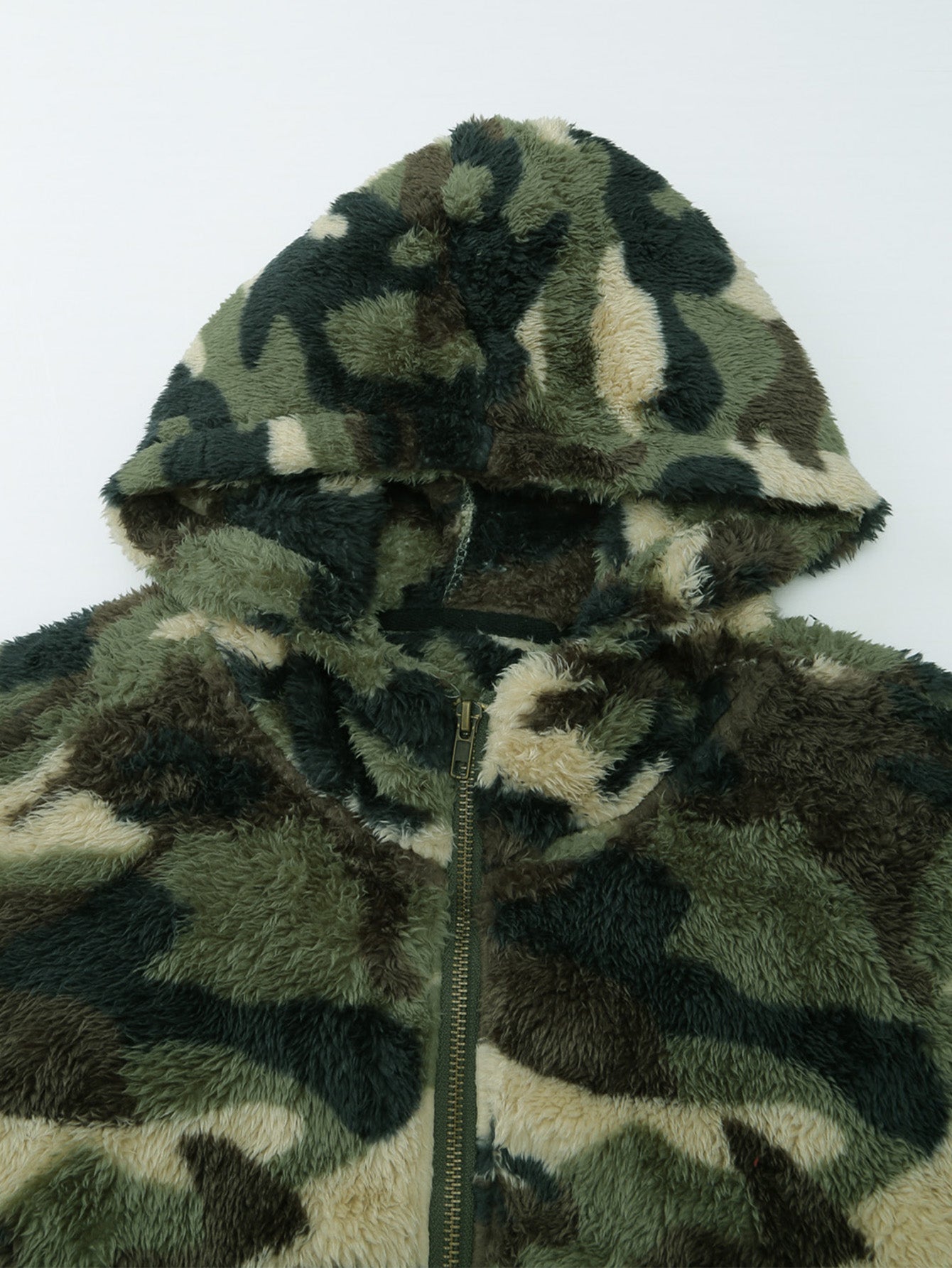 NOTHING HOLDS ME BACK POCKETED HOODED CAMO JACKET Sai Feel