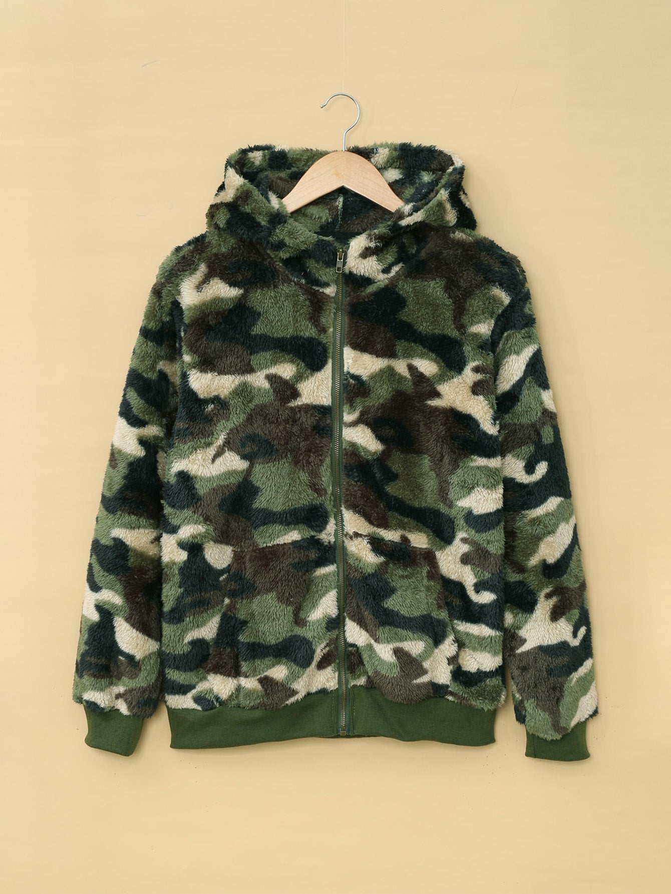 NOTHING HOLDS ME BACK POCKETED HOODED CAMO JACKET Sai Feel