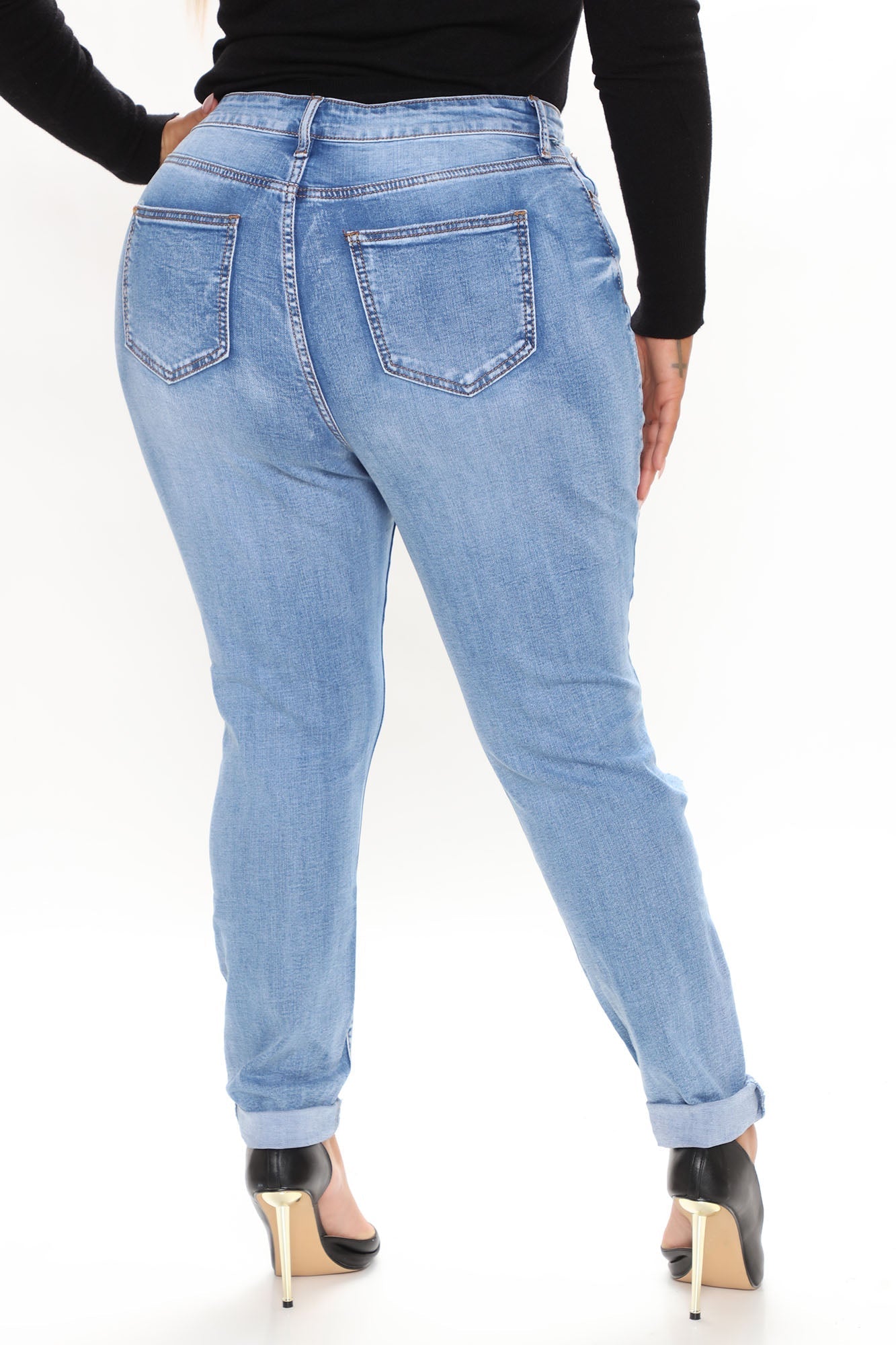 On My Own Ripped Girlfriend Jeans - Medium Blue Wash Sai Feel