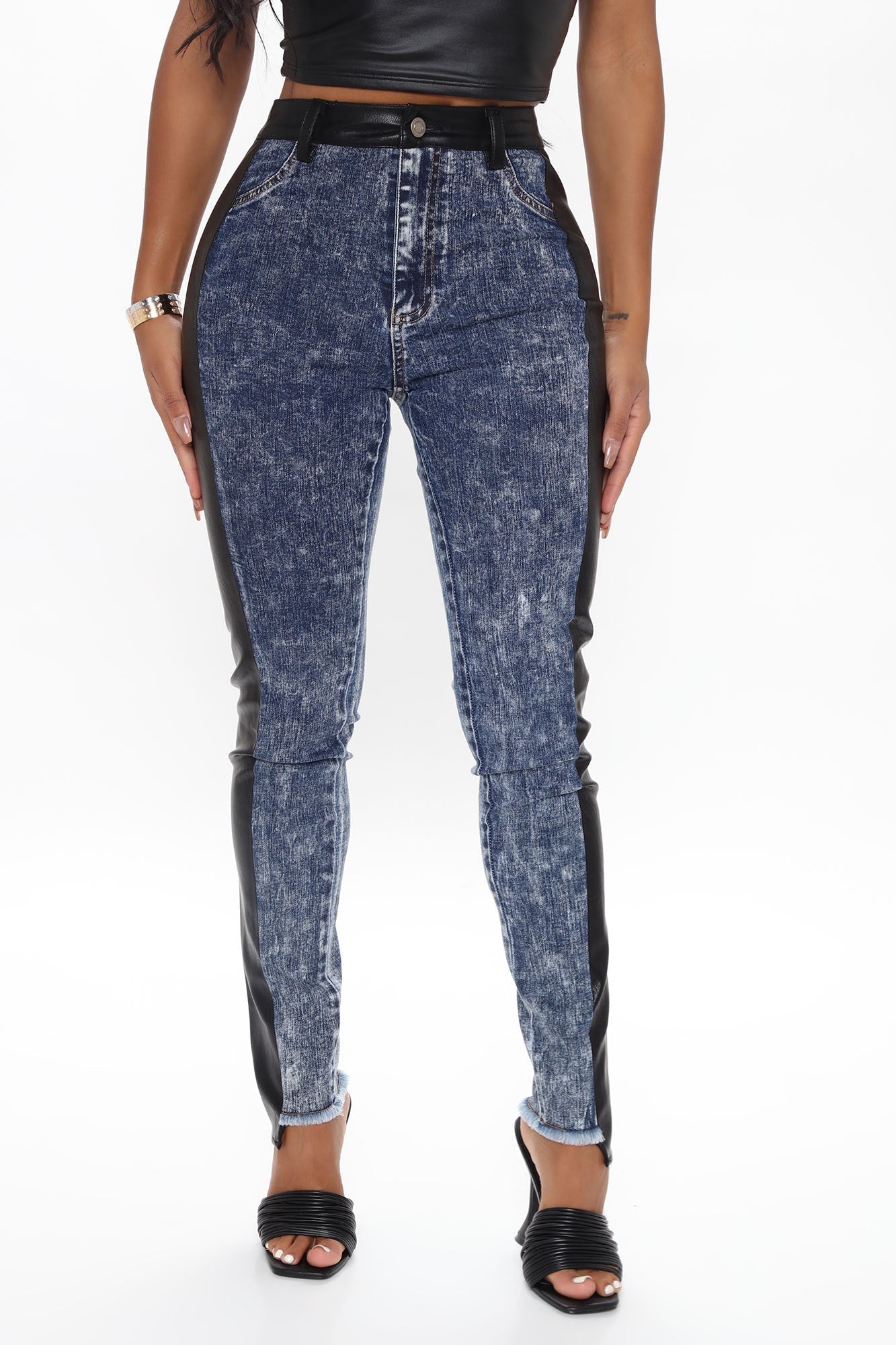 Other Side Of The Story Contrast Jeans - Black/Blue Sai Feel