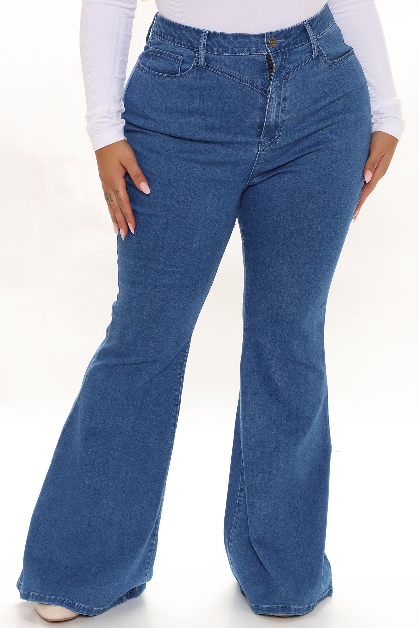 Out West Curvy Stretch Flare Jeans - Medium Blue Wash Sai Feel