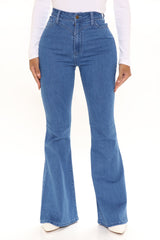 Out West Curvy Stretch Flare Jeans - Medium Blue Wash Sai Feel