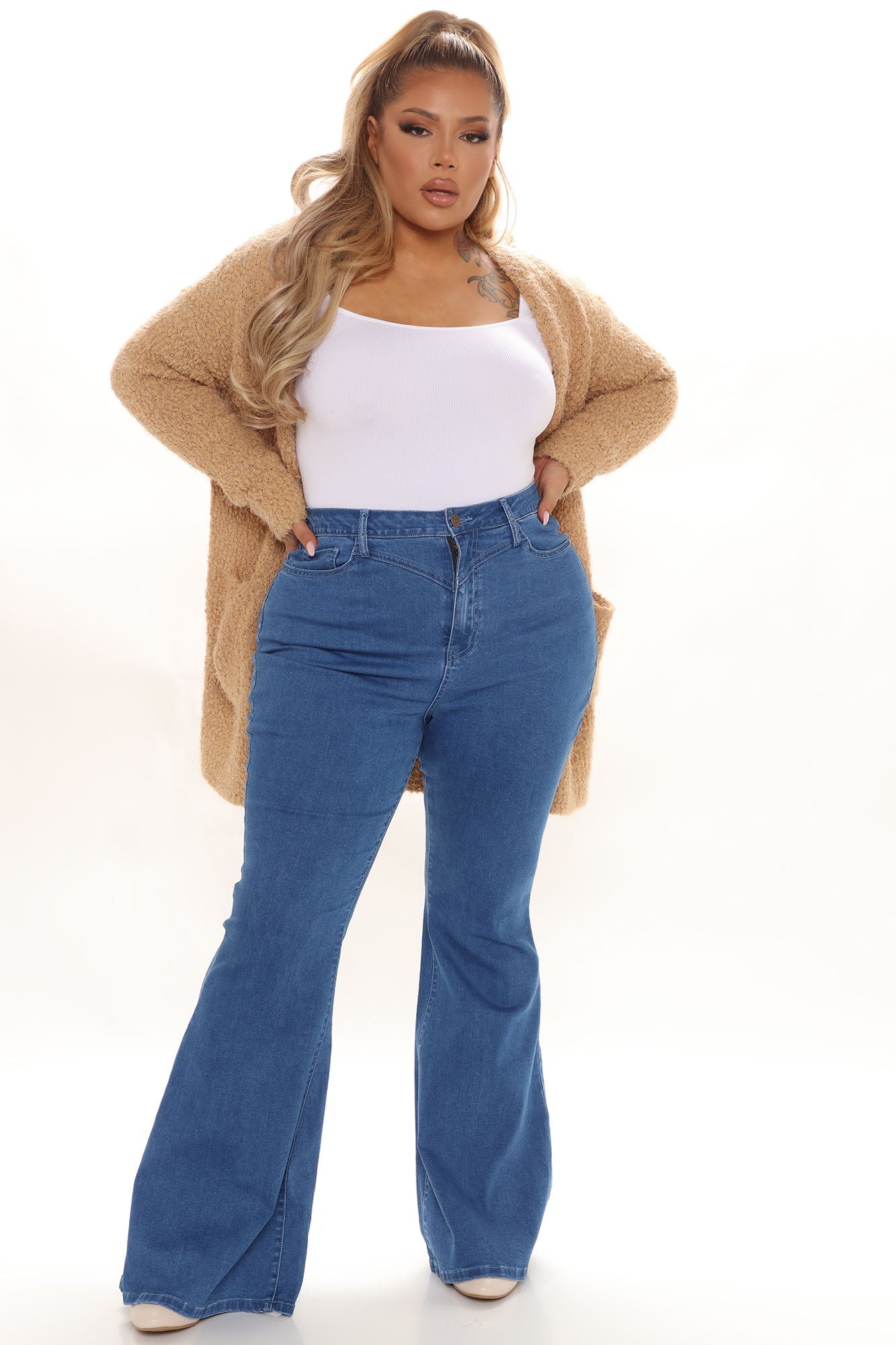 Out West Curvy Stretch Flare Jeans - Medium Blue Wash Sai Feel