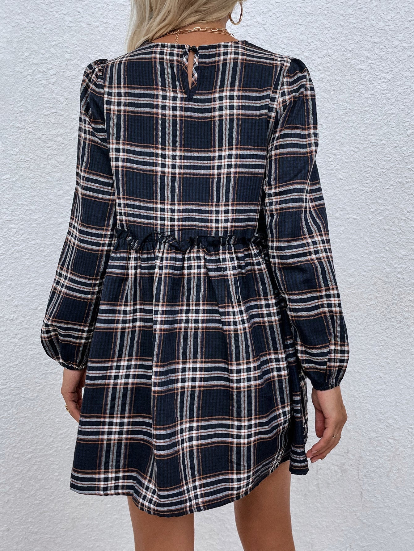 Plaid leisure long sleeve waist pleated dress Sai Feel