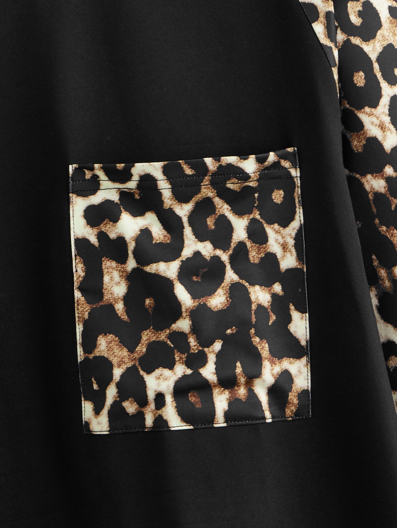 Plus Leopard Panel Raglan Sleeve Pocket Patched Tee Sai Feel