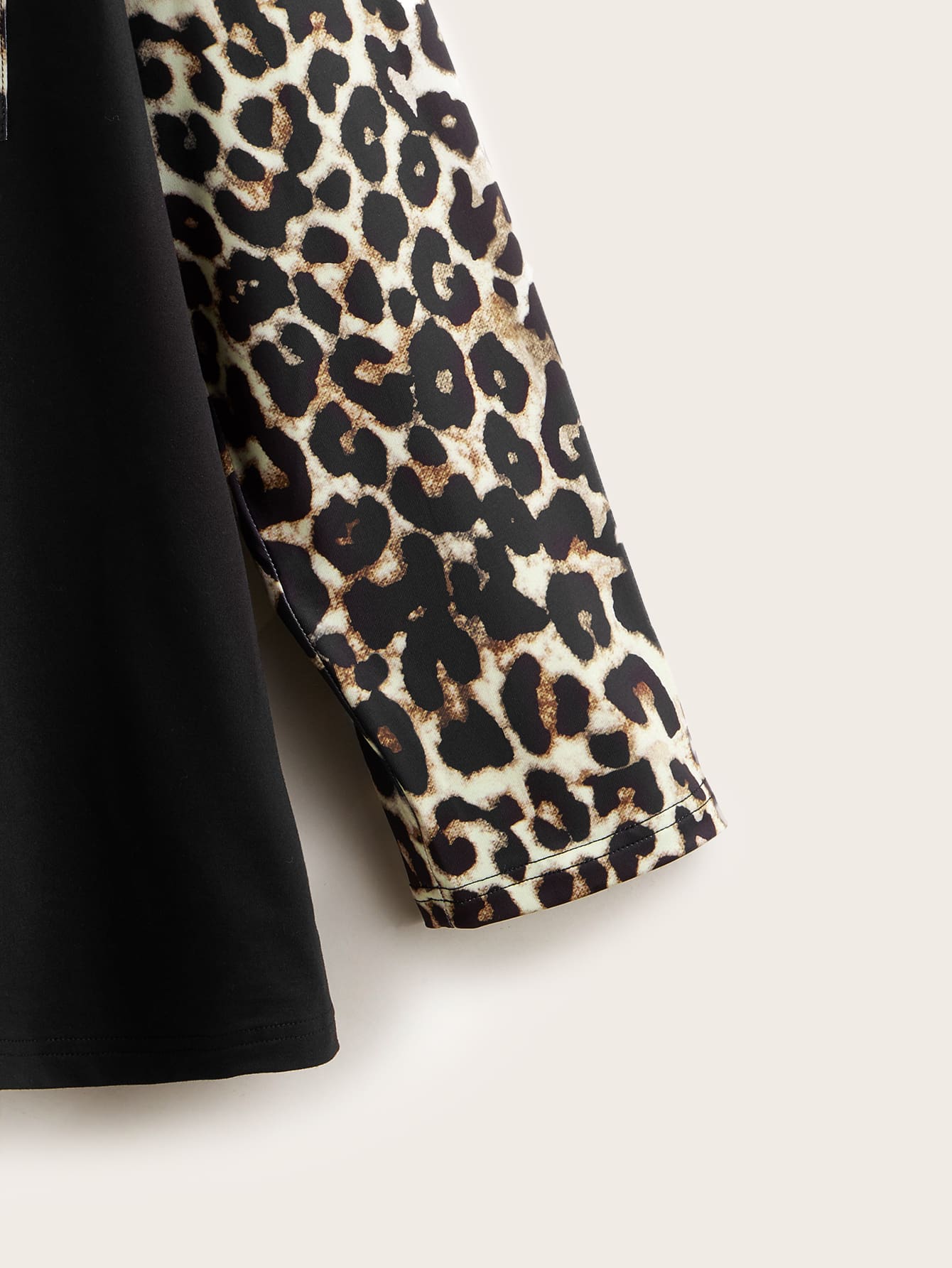 Plus Leopard Panel Raglan Sleeve Pocket Patched Tee Sai Feel