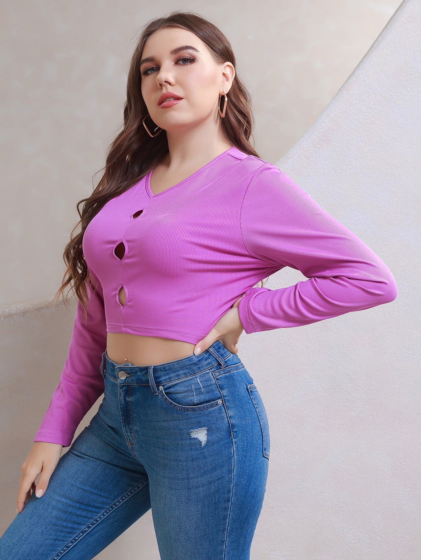 Plus Size Solid Cut Out Tee Sai Feel