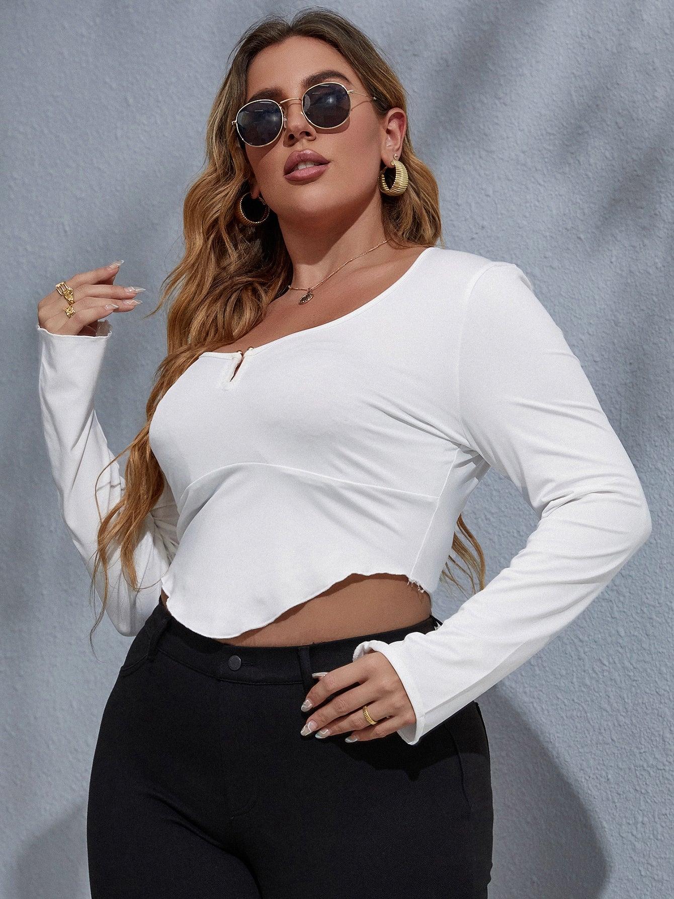 Plus Size V Neck Solid Tee Sai Feel